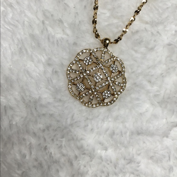 Charter 🌸SOLD🌸  Club Gold Disc-Like Necklace - Picture 5 of 7